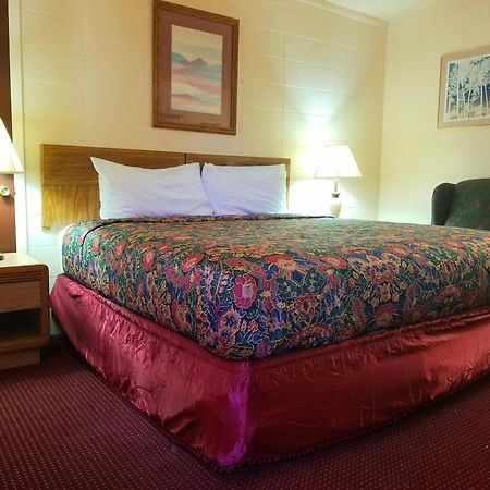 Town House Motor Inn Worland Екстериор снимка